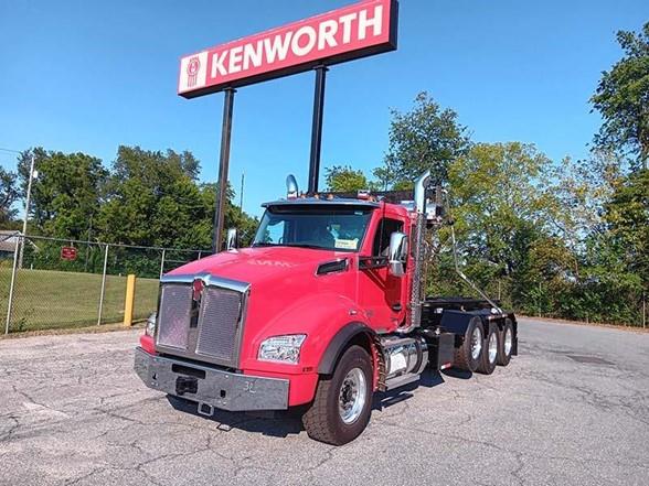 2025 Kenworth T880