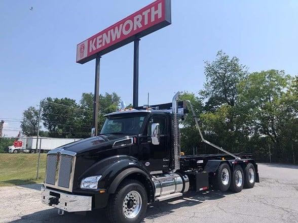 2025 Kenworth T880