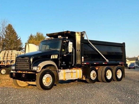 2017 Mack GRANITE GU713