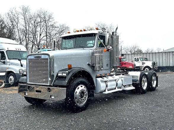 2007 Freightliner FLD120