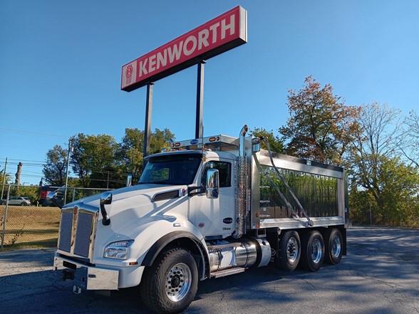 2025 Kenworth T880