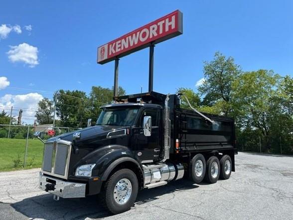 2025 Kenworth T880