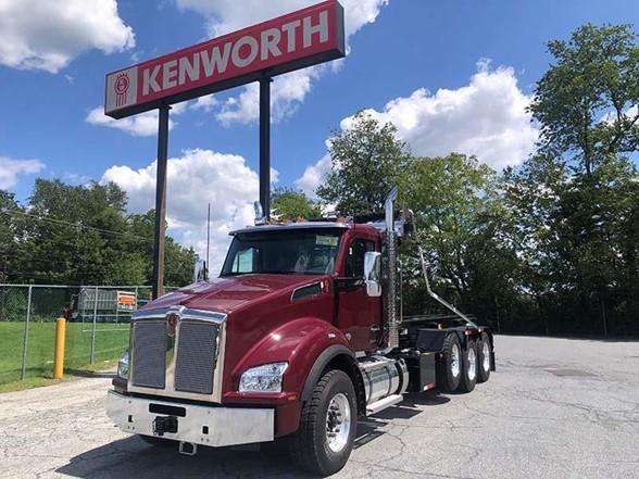 2025 Kenworth T880