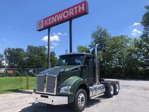 2025 Kenworth T880