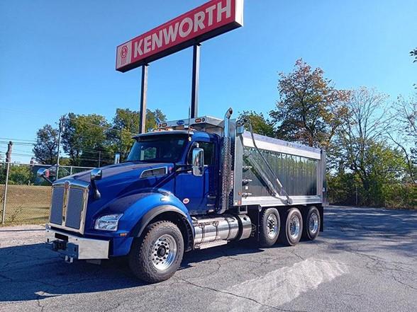 2025 Kenworth T880