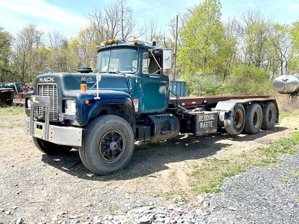 1985 Mack RD686SX