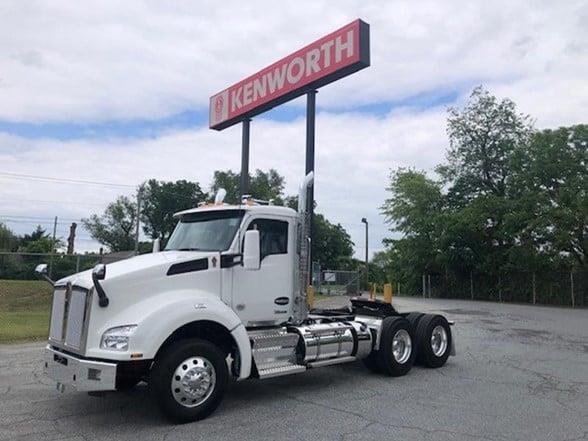 2025 Kenworth T880