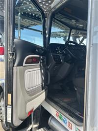2021 Peterbilt 389