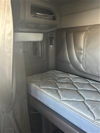 2021 Peterbilt 389