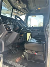 2021 Peterbilt 389