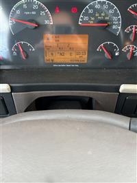 2013 VOLVO TRUCK VNL