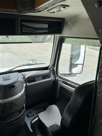 2013 VOLVO TRUCK VNL