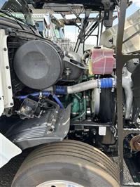 2015 Volvo VNL64