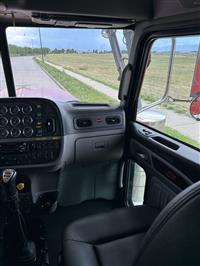 2019 Peterbilt 389