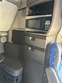 2017 VOLVO TRUCK VNL