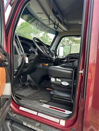 2023 Kenworth T680