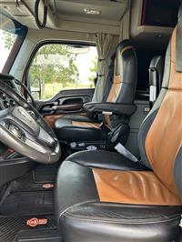 2023 Kenworth T680