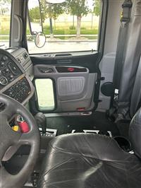 2017 Peterbilt 389