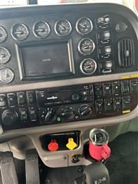 2017 Peterbilt 389