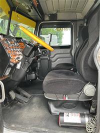 2006 Peterbilt 335