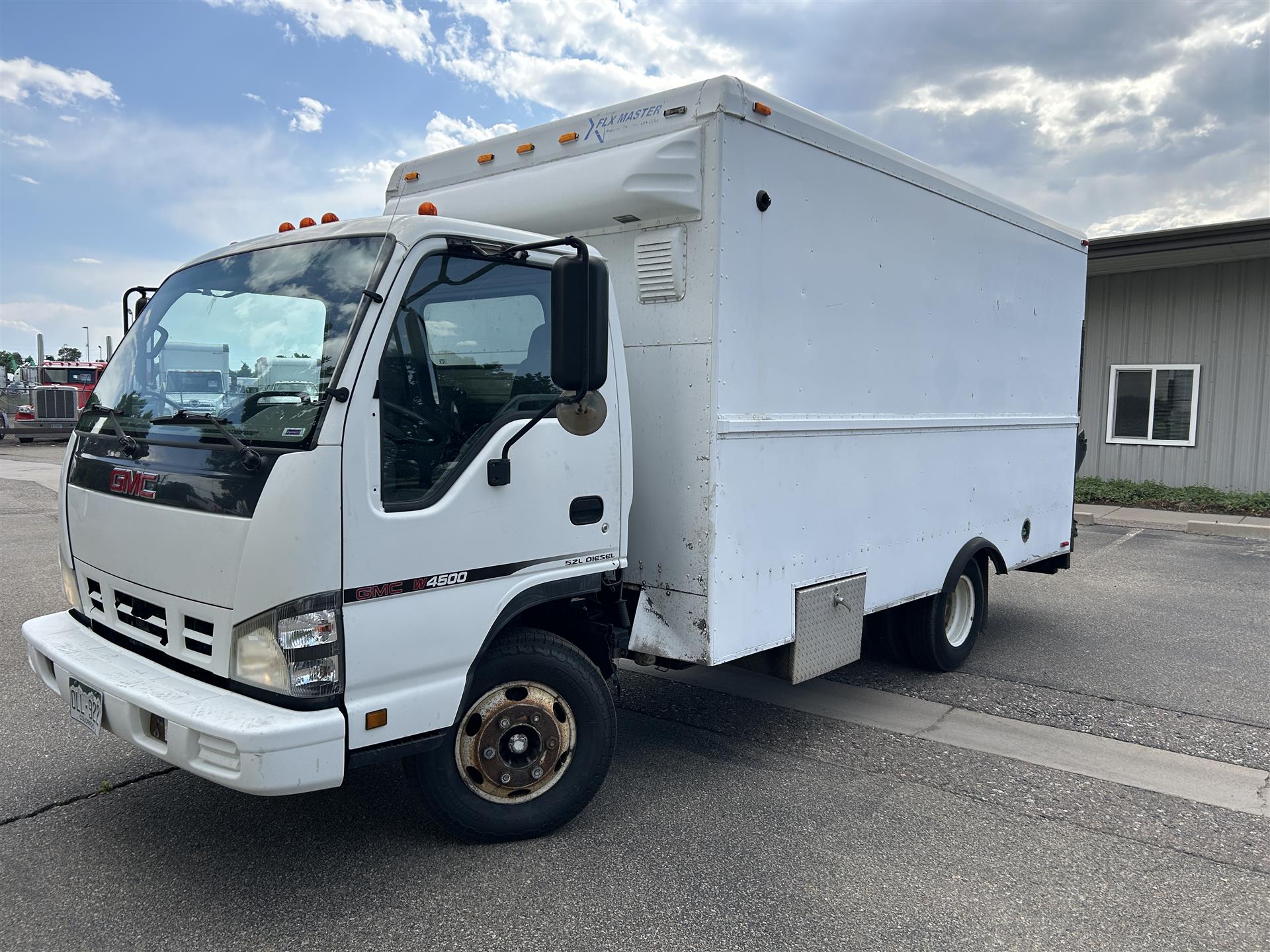 2007 GMC W4