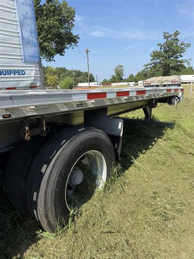 2017 Benson Flatbed