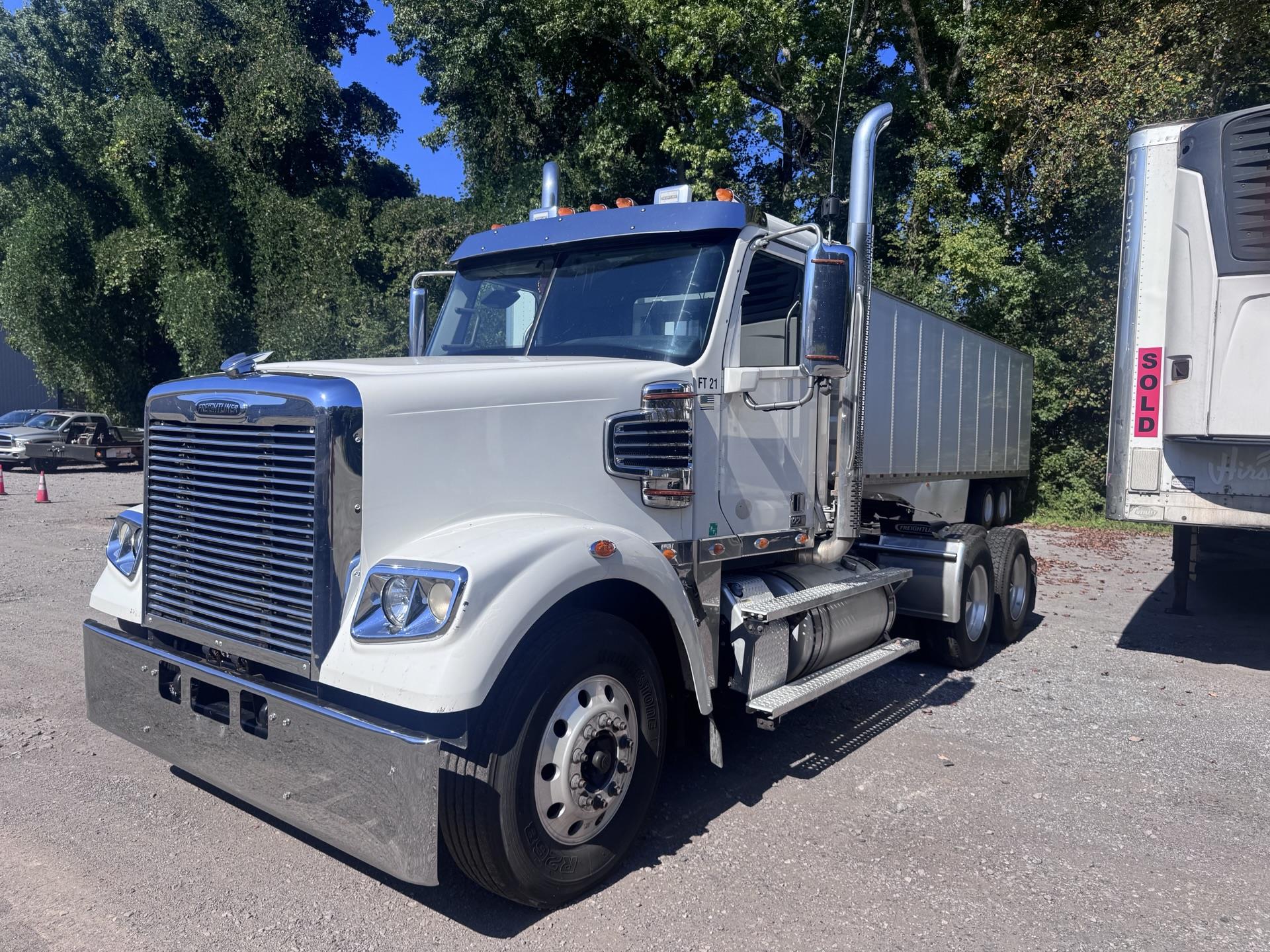 2020 Freightliner 122 SD