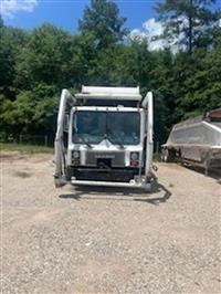 2003 Mack MR 40YD EZ