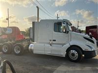 2020 Volvo VNL64T430