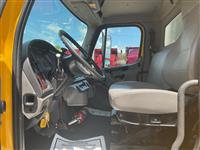 2019 Freightliner M2 BOX