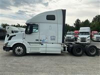 2015 Volvo VNL670