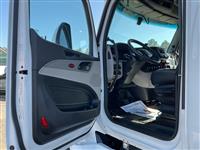 2023 Peterbilt 579
