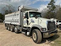 2014 Mack GU713