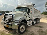 2014 Mack GU713