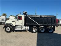 2011 Mack GU713