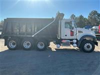 2011 Mack GU713