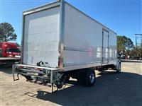 2020 Freightliner M2 106