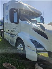 2021 Volvo VNL64T760