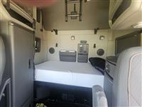 2021 Volvo VNL64T760