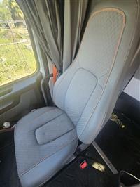 2021 Volvo VNL64T760