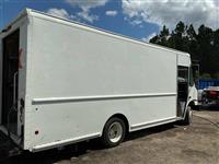 2020 Freightliner MT556