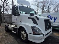 2016 Volvo VNL300