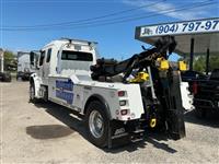 2023 Freightliner M2