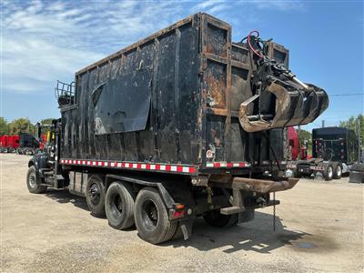 2005 Mack GU713