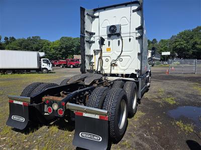 2022 Freightliner Cascadia
