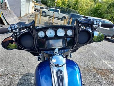 2017 HARLEY DAVIDSON Street Glide