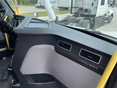 2022 Freightliner Cascadia