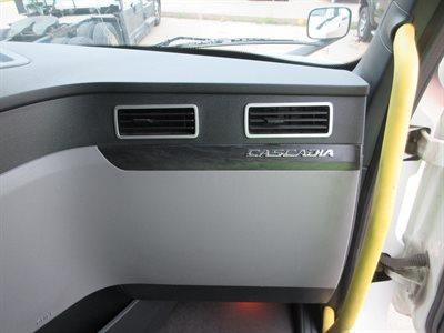 2023 Freightliner Cascadia