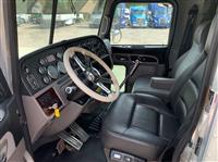 2017 Peterbilt 389