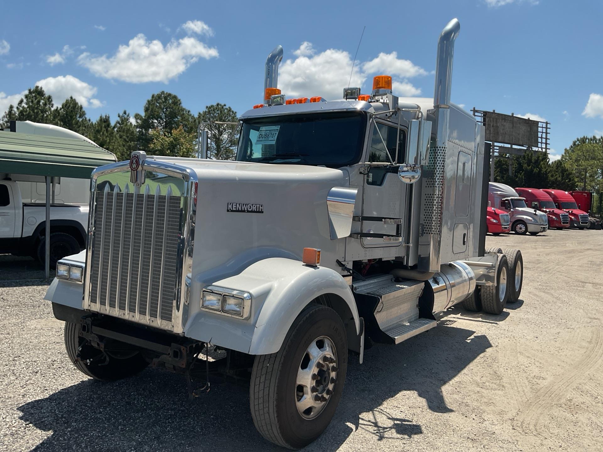 2022 Kenworth W9 Series